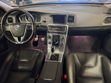 Load image into Gallery viewer, Volvo V60 2.0 Diesel Manuelle 03 / 2017