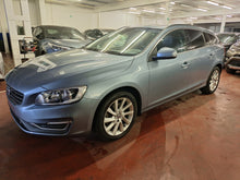 Load image into Gallery viewer, Volvo V60 2.0 Diesel Manuelle 03 / 2017