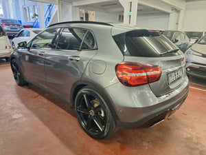 Mercedes GLA 250  Essence Automatique 02 / 2019