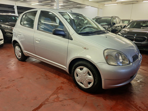 Toyota Yaris 1.0 Essence Manuelle 05 / 2001