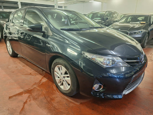 Toyota Auris 1.8 Hybride Automatique 09 / 2013