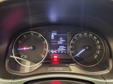 Load image into Gallery viewer, Skoda Fabia 1.2 Essence Manuelle 04 / 2017
