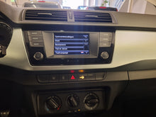 Load image into Gallery viewer, Skoda Fabia 1.2 Essence Manuelle 04 / 2017