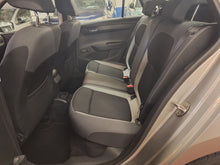 Load image into Gallery viewer, Skoda Fabia 1.2 Essence Manuelle 04 / 2017