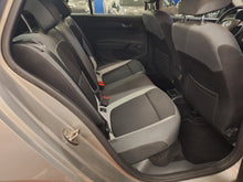 Load image into Gallery viewer, Skoda Fabia 1.2 Essence Manuelle 04 / 2017