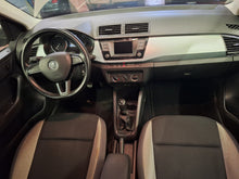 Load image into Gallery viewer, Skoda Fabia 1.2 Essence Manuelle 04 / 2017