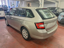Load image into Gallery viewer, Skoda Fabia 1.2 Essence Manuelle 04 / 2017