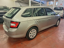 Load image into Gallery viewer, Skoda Fabia 1.2 Essence Manuelle 04 / 2017