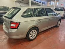 Load image into Gallery viewer, Skoda Fabia 1.2 Essence Manuelle 04 / 2017