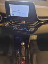 Charger l&#39;image dans la galerie, Toyota C-HR 1.8 Hybride Automatique 10 / 2022