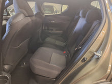 Charger l&#39;image dans la galerie, Toyota C-HR 1.8 Hybride Automatique 10 / 2022