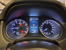 Charger l&#39;image dans la galerie, Nissan Qashqai 1.2 Essence Manuelle 08 / 2017