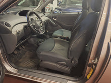 Charger l&#39;image dans la galerie, Toyota Yaris 1.3 Essence Manuelle 01 / 2004