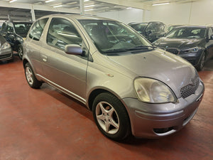 Toyota Yaris 1.3 Essence Manuelle 01 / 2004