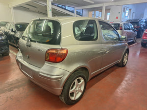 Toyota Yaris 1.3 Essence Manuelle 01 / 2004