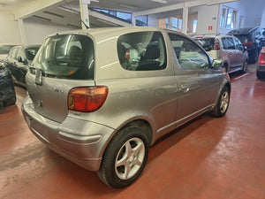 Toyota Yaris 1.3 Essence Manuelle 01 / 2004