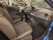 Load image into Gallery viewer, Renault Twingo 1.2 Essence Manuelle 12 / 2011