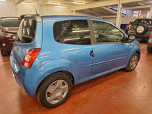 Load image into Gallery viewer, Renault Twingo 1.2 Essence Manuelle 12 / 2011