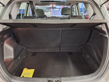 Load image into Gallery viewer, Kia Venga 1.4 Essence Manuelle 01 / 2014