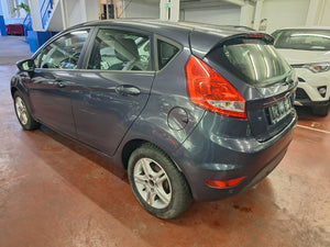 Ford Fiesta 1.2 Essence Manuelle 04 / 2012
