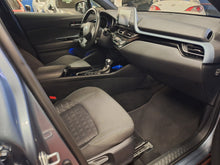 Load image into Gallery viewer, Toyota C-HR 2.0 Hybride Automatique 09 / 2021