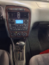 Load image into Gallery viewer, Toyota Avensis 1.8 Essence Automatique 12 / 2000