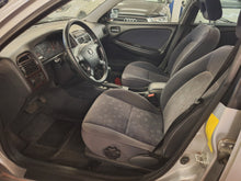 Load image into Gallery viewer, Toyota Avensis 1.8 Essence Automatique 12 / 2000
