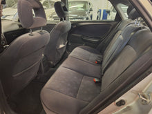 Load image into Gallery viewer, Toyota Avensis 1.8 Essence Automatique 12 / 2000