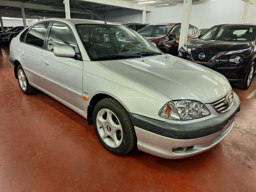 Toyota Avensis 1.8 Essence Automatique 12 / 2000