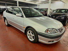 Load image into Gallery viewer, Toyota Avensis 1.8 Essence Automatique 12 / 2000