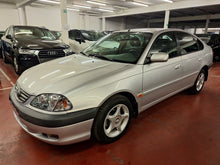 Load image into Gallery viewer, Toyota Avensis 1.8 Essence Automatique 12 / 2000