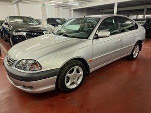 Toyota Avensis 1.8 Essence Automatique 12 / 2000
