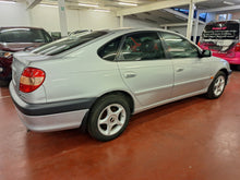 Load image into Gallery viewer, Toyota Avensis 1.8 Essence Automatique 12 / 2000