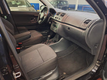 Load image into Gallery viewer, Skoda Fabia 1.2 Essence Automatique 08 / 2014