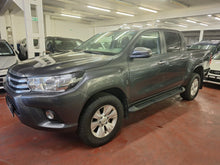 Load image into Gallery viewer, Toyota Hilux 2.4 Diesel  Manuelle 11 / 2017