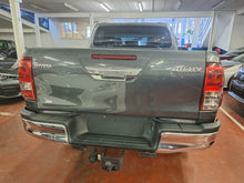 Load image into Gallery viewer, Toyota Hilux 2.4 Diesel  Manuelle 11 / 2017