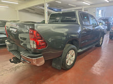 Load image into Gallery viewer, Toyota Hilux 2.4 Diesel  Manuelle 11 / 2017
