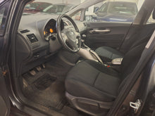 Charger l&#39;image dans la galerie, Toyota Auris 1.4 Essence Manuelle 12 / 2007