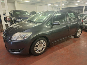 Toyota Auris 1.4 Essence Manuelle 12 / 2007