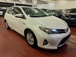 Toyota Auris 1.8 Hybride Automatique 01 / 2013