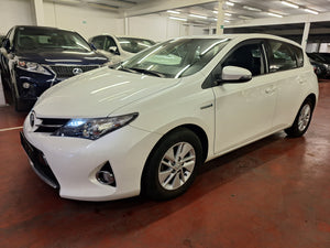Toyota Auris 1.8 Hybride Automatique 01 / 2013