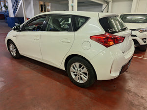 Toyota Auris 1.8 Hybride Automatique 01 / 2013