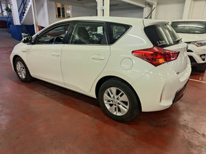 Toyota Auris 1.8 Hybride Automatique 01 / 2013