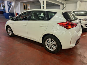 Toyota Auris 1.8 Hybride Automatique 01 / 2013