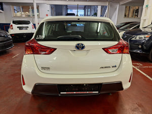 Toyota Auris 1.8 Hybride Automatique 01 / 2013