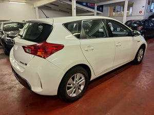 Toyota Auris 1.8 Hybride Automatique 01 / 2013