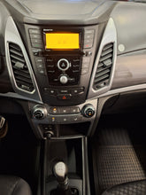 Load image into Gallery viewer, Ssang Yong Korando 2.0 Essence Manuelle 02 / 2016