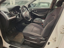 Load image into Gallery viewer, Ssang Yong Korando 2.0 Essence Manuelle 02 / 2016