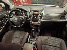 Load image into Gallery viewer, Ssang Yong Korando 2.0 Essence Manuelle 02 / 2016
