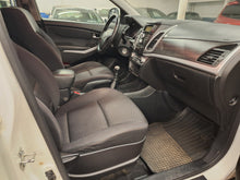 Load image into Gallery viewer, Ssang Yong Korando 2.0 Essence Manuelle 02 / 2016